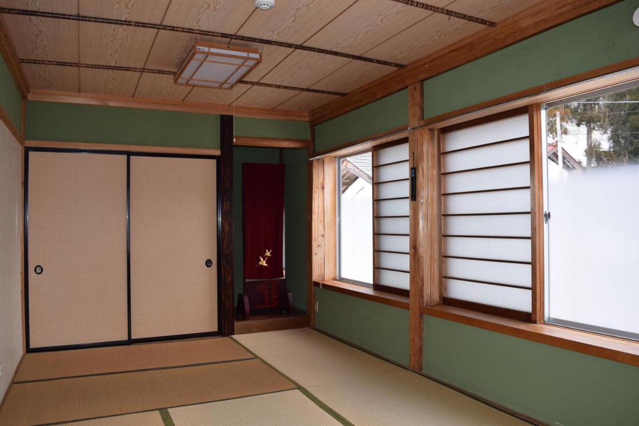 Gokayama Base Hotel Nanto Exterior photo